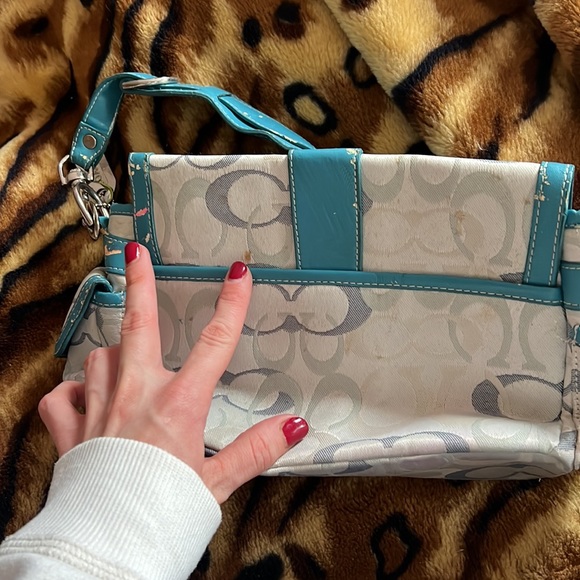 Coach purse - Picture 4 of 9